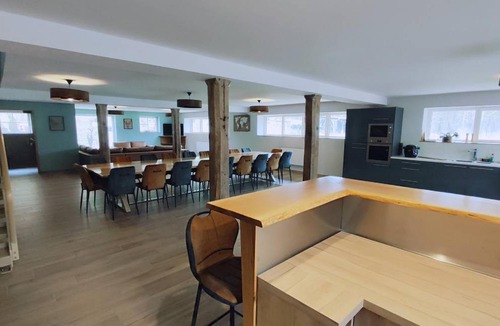 Yoncq House | 430 m² Gîte ∙ 10 bedrooms ∙ 20 guests