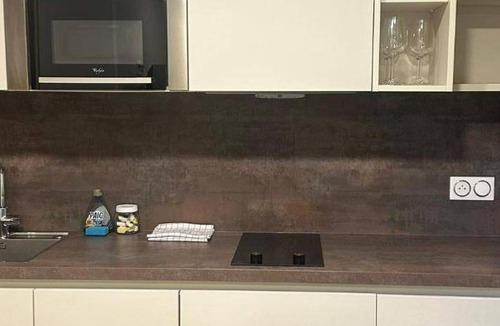 8th Arrondissement Apartment | 45 m² Serviced apartment ∙ 5 guests