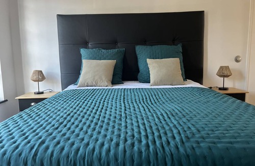 Saint-Acheul Resort | 45 m² Private room ∙ 1 bedroom ∙ 2 guests