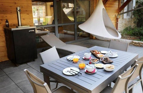 Salins-les-Bains Bed & Breakfast | 46 m² Bed and breakfast ∙ 2 bedrooms ∙ 4 guests