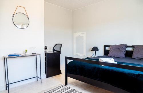 Jussieu Villa | 5 min château Charmante maison et son jardin privé