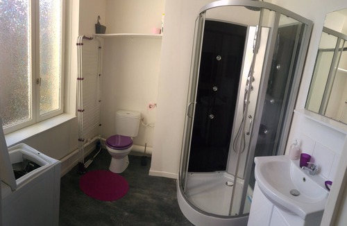 Gare Apartment | 5 min from the sea and the center, open view + garden