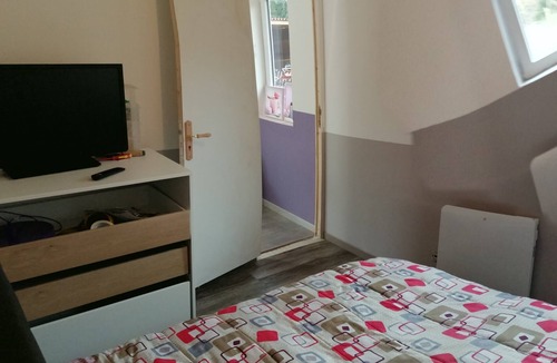 Bornel Cabin | 5 minutes from Chambly, small house at the bottom of the garden