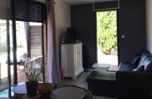 Bedarieux House | 5 Nice spacious chalet 2/3 p quiet - air conditioning swimming pool
