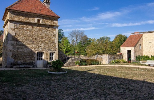 Moutiers-Saint-Jean Bed & Breakfast | 50 m² Bed and breakfast ∙ 1 bedroom ∙ 4 guests