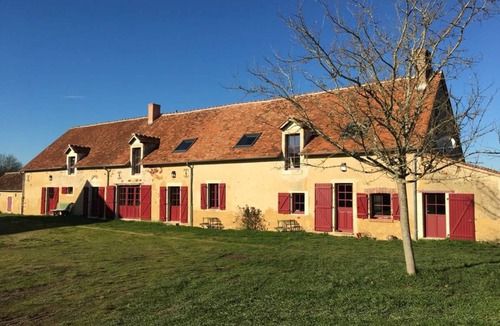 Neuillay-les-Bois House | 500 m² House ∙ 5 bedrooms ∙ 13 guests