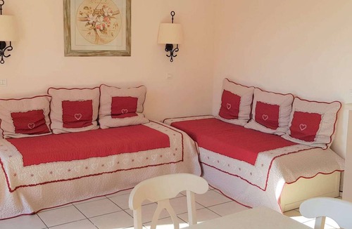 Rouret House | 53 m² House ∙ 3 bedrooms ∙ 8 guests