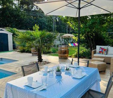 La Chapelle-de-Guinchay Bed & Breakfast | 60 m² Bed and breakfast ∙ 8 guests
