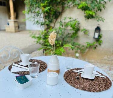 La Chapelle-de-Guinchay Bed & Breakfast | 60 m² Bed and breakfast ∙ 8 guests
