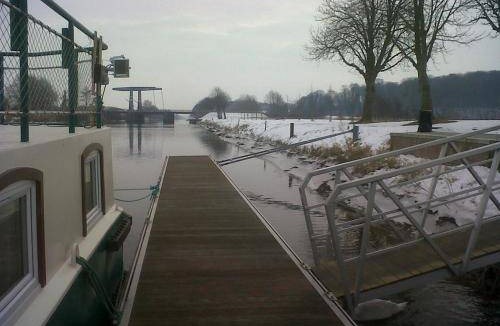 Saint-Valery-sur-Somme Boat Rental | 60 m² Houseboat ∙ 2 bedrooms ∙ 6 guests