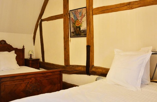 Bailleau-Armenonville Cottage | 60 m² Cabin ∙ 2 bedrooms ∙ 5 guests