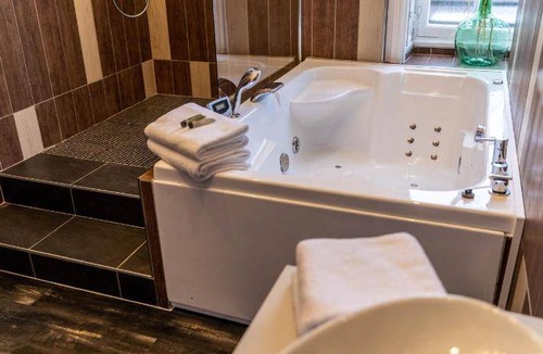 Hayange Hotel | 60 m² Hotel ∙ 4 guests