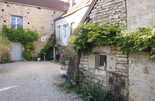 Ancy-le-Franc House | 60 m² House ∙ 1 bedroom ∙ 4 guests