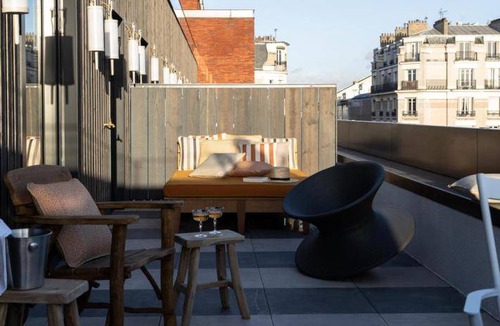 Les Puces de Saint-Ouen Hotel | 62 m² Hotel ∙ 127 guests
