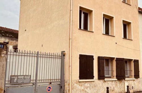 Stains Apartment | 63 m² Apartment ∙ 3 bedrooms ∙ 5 guests