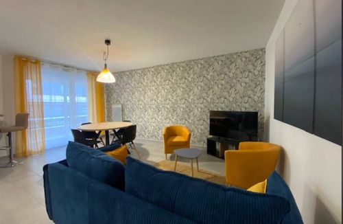 Prefecture Apartment | 65 m² Apartment ∙ 2 bedrooms ∙ 4 guests