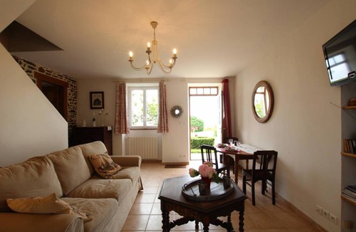 Le Mesnil-Ozenne House | 65 m² Gîte ∙ 1 bedroom ∙ 2 guests