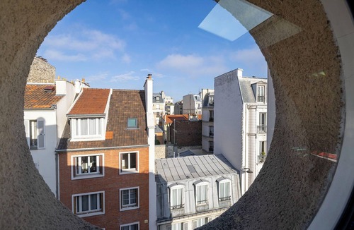 Parc-de-Montsouris House | 7 bedroom townhome in brilliant Paris with AC, fitness room, WiFi, Art