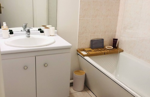 Magny-le-Hongre Apartment | 7 minutes Disney/Terrasse/Netflix/Parking