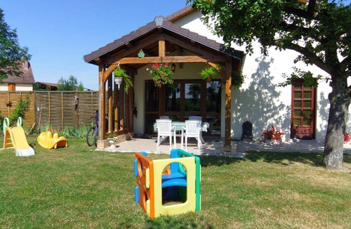 Rouilly-Sacey House | 70 m² Gîte ∙ 2 bedrooms ∙ 4 guests