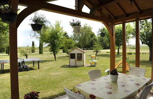 Rouilly-Sacey House | 70 m² Gîte ∙ 2 bedrooms ∙ 4 guests