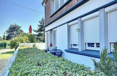 Cayeux-sur-Mer Apartment | 700m from the sea, apartment with terrace, parking and pétanque court.