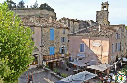 Grignan House | 75 m² Gîte ∙ 1 bedroom ∙ 4 guests