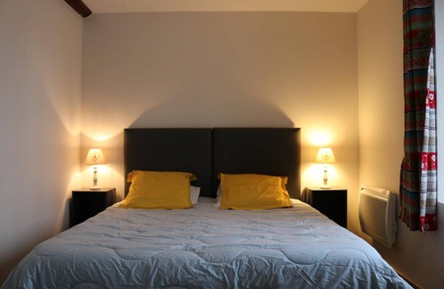 Charix House | 78 m² Gîte ∙ 2 bedrooms ∙ 6 guests