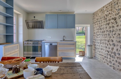 Vattetot-sur-Mer House | 8 bedroom nice home in Vattetot-sur-Mer