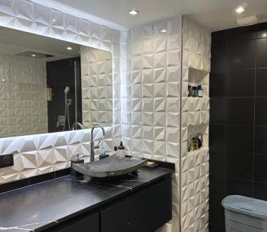 Saint-Ouen Apartment | 80 m² Apartment ∙ 2 bedrooms ∙ 5 guests