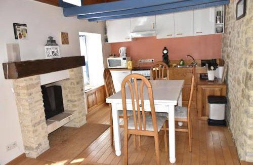 Moulins-le-Carbonnel House | 80 m² House ∙ 1 bedroom ∙ 4 guests