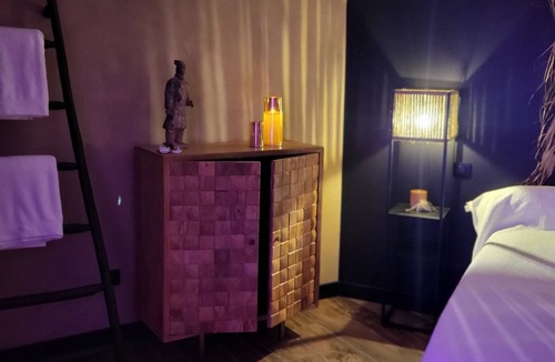 Warhem Bed & Breakfast | 80 m2 guest room with jacuzzi, sauna and massage table