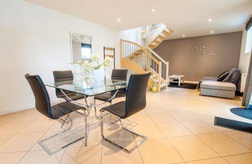 Givenchy-en-Gohelle House | 80 m² House ∙ 2 bedrooms ∙ 5 guests