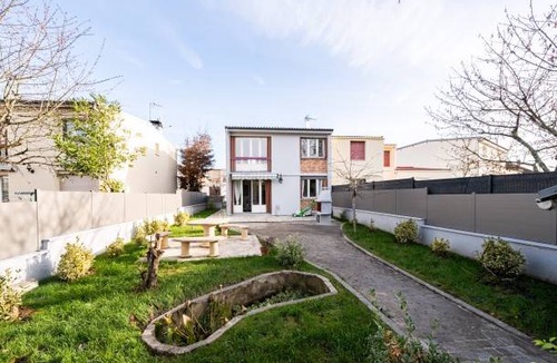Les Louvrais House | 80 m² House ∙ 3 bedrooms ∙ 5 guests