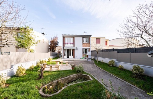 Les Louvrais House | 80 m² House ∙ 3 bedrooms ∙ 6 guests