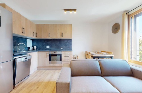 La Courneuve Resort | 80 m² Private room ∙ 1 bedroom ∙ 2 guests