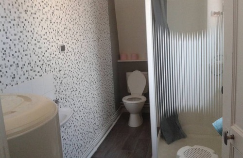 Mons-en-Baroeul Resort | 80 m² Private room ∙ 1 bedroom ∙ 6 guests