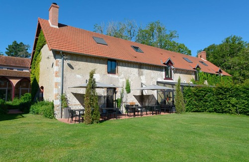 Saint-Laurent-Nouan House | 9 Bedroom Private vacation home in Saint-Laurent-Nouan