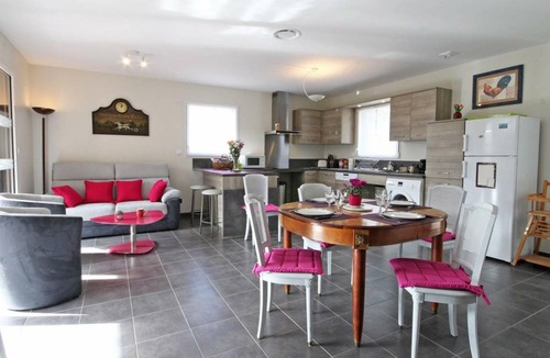 Saint-Martin-d'Ecublei Cottage | 90 m² Cabin ∙ 3 bedrooms ∙ 6 guests