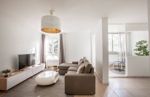 Boissy-Saint-Leger Resort | 90 m² Private room ∙ 1 bedroom ∙ 4 guests