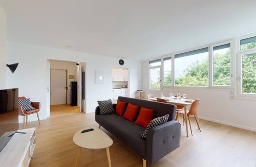 Guyancourt Resort | 91 m² Private room ∙ 1 bedroom ∙ 2 guests