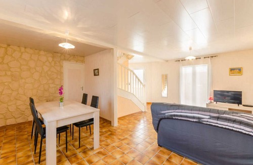 Fontaine-les-Gres House | 95 m² Gîte ∙ 3 bedrooms ∙ 7 guests