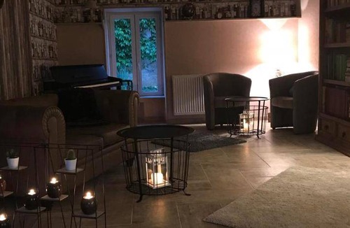 Vandenesse-en-Auxois Hotel | 96 m² Hotel ∙ 4 guests