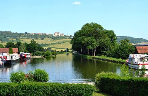 Vandenesse-en-Auxois Hotel | 96 m² Hotel ∙ 4 guests