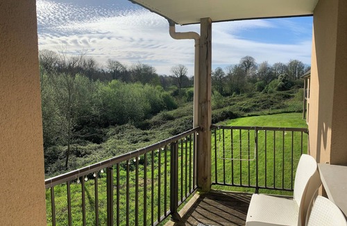 Equemauville Apartment | A 5 Minutes du Centre Historique D'honfleur ! Appartement Cosy Avec Piscine