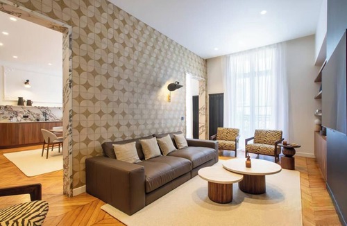 8th Arrondissement Apartment | A PERFECT COMBINATION OF PARISIAN CHARM & MODERN COMFORT – CHAMPS ELYSEES