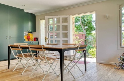Vaucresson House | A TRADTIONAL FRENCH COUNTRYSIDE BUNGALOW NEAR PARIS & VERSAILLES
