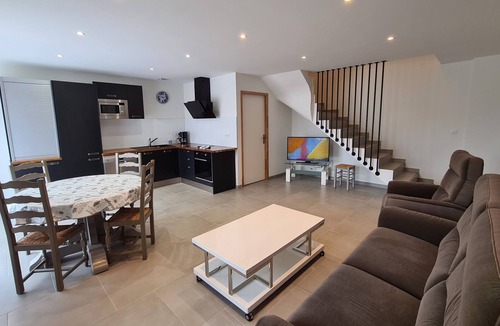 Othis Apartment | Air-conditioned cottage 4 people / 3 bedrooms: Asterix / MerdeSable / A1 / Paris / RoissyCDG NEUF