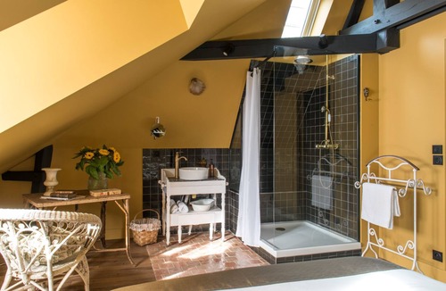 Dieppe Apartment | Albertine-Apartment-Ensuite with Shower