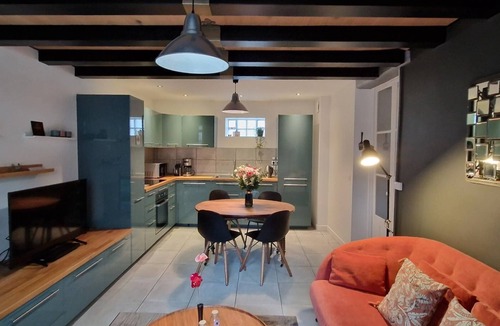 Fontainebleau Apartment | Aliénor-Apartment-Family-Terrace-Ensuite with Bath